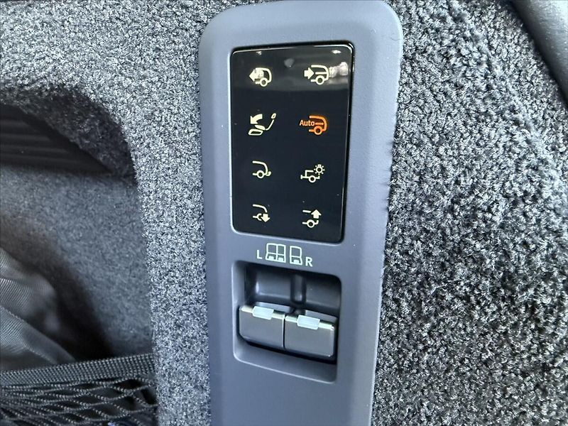 Land Rover Range Rover (2026) 3,0 AUTOBIOGRAPHY D350 - fotka 37 z 38