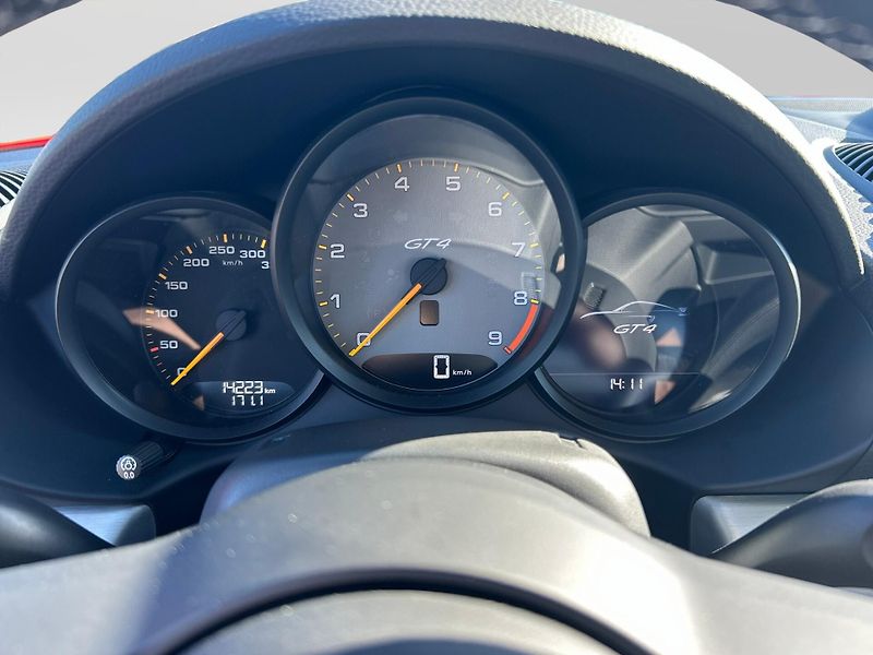 Porsche Cayman 718 GT4 - fotka 18 z 28