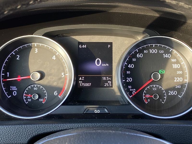 Volkswagen Golf 2.0TDi, DSG, Allstar, 2x kola - fotka 12 z 20