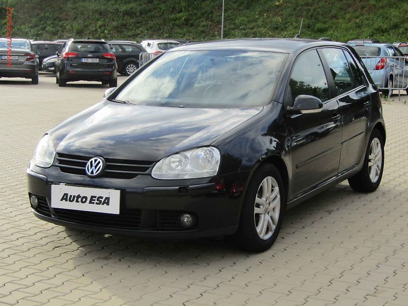 Volkswagen Golf (2007) 1.6i, 1.maj, Xenon, AC - fotka 3 z 14