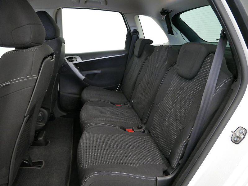 Citroën C4 Picasso - fotka 23 z 25