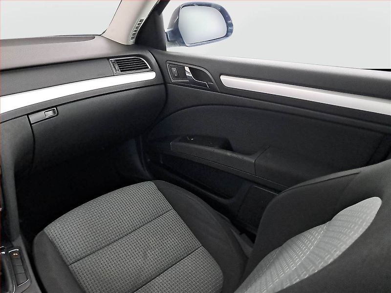 Škoda Superb (2010) 2.0 TDI, Tempomat - fotka 8 z 17