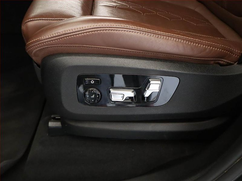 BMW X5 (2021) xDrive40i - fotka 23 z 24