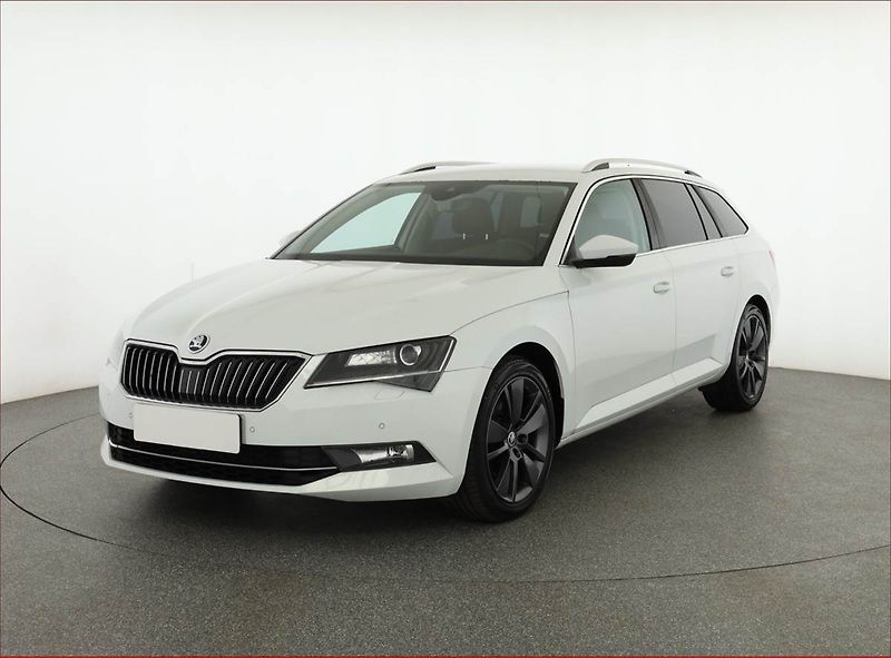 Škoda Superb (2016) Style Plus 2.0 TDI, Automat - fotka 2 z 20