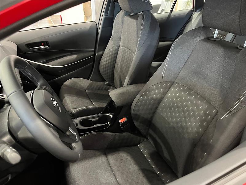 Toyota Corolla (2025) 1,8 hybrid 140 koní  Comfort + - fotka 12 z 16