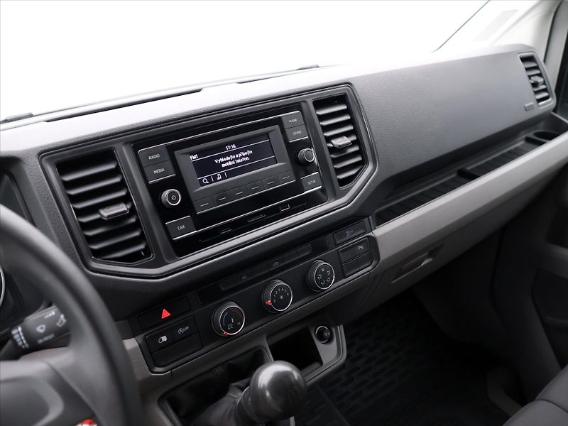 Volkswagen Crafter 2,0 TDI 130kW CZ Dílna DPH - fotka 21 z 36