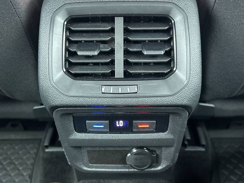 Volkswagen Tiguan (2020) 1.5 TSI 7DSG Life - fotka 22 z 33