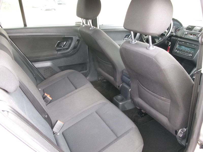 Škoda Fabia (2011) 1,2TSi ELEGANCE AC ALU VÝHŘEV - fotka 18 z 27