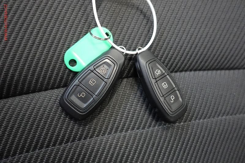 Ford Kuga (2013) 2.0TDCi 4x4, AT, park.čidla - fotka 22 z 22