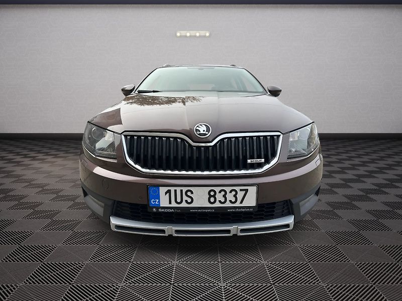 Škoda Octavia (2015) Scout 2.0Tdi 135Kw DSG - fotka 2 z 31