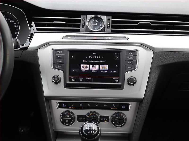 Volkswagen Passat (2015) Comfortline 2.0 TDI, Navi - fotka 10 z 17
