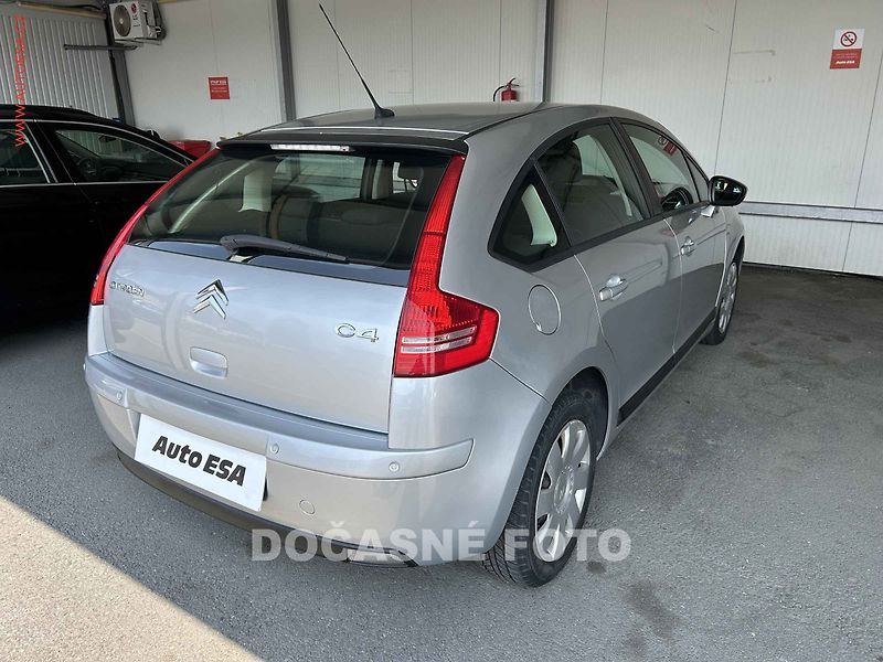 Citroën C4 (2010) 1.4i, ČR, AC, tempo - fotka 2 z 3