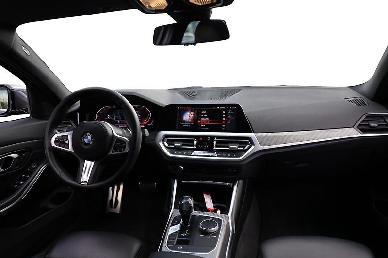 BMW Řada 3 320d xDrive Touring - fotka 13 z 14