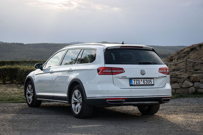Volkswagen Passat - fotka 7 z 21