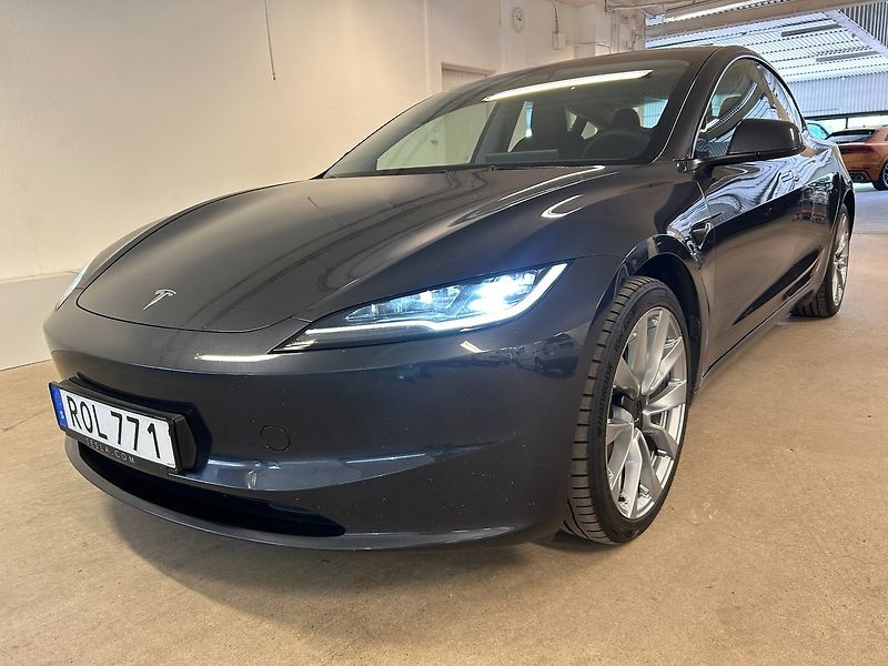 Tesla Model 3 Long Range AWD Highland - fotka 2 z 24