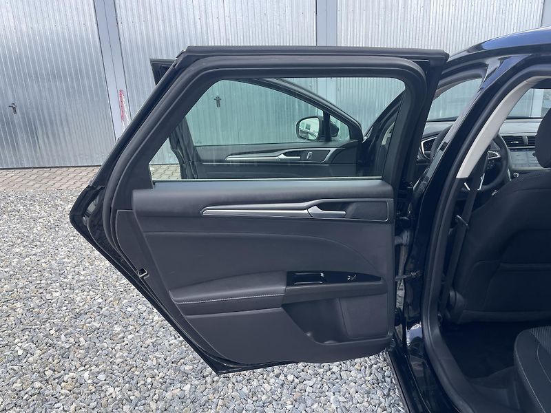 Ford Mondeo 2.0TDCi 150PS MANUAL COMBI STK - fotka 101 z 154