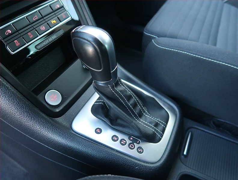 Volkswagen Sharan (2015) 2.0 TDI, Automat, 7 míst, Navi - fotka 13 z 29