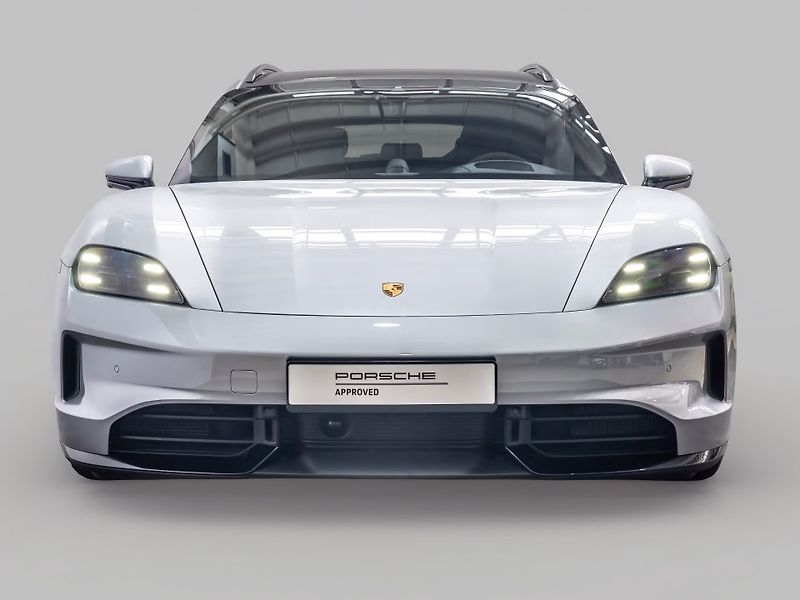 Porsche Taycan GTS Sport Turismo HuD Inno Ven - fotka 2 z 20