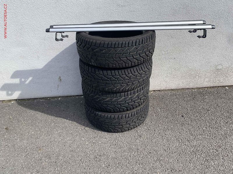 Mazda 3 (2009) 2.2 MZR-CD, ČR, AC, xenon - fotka 17 z 17