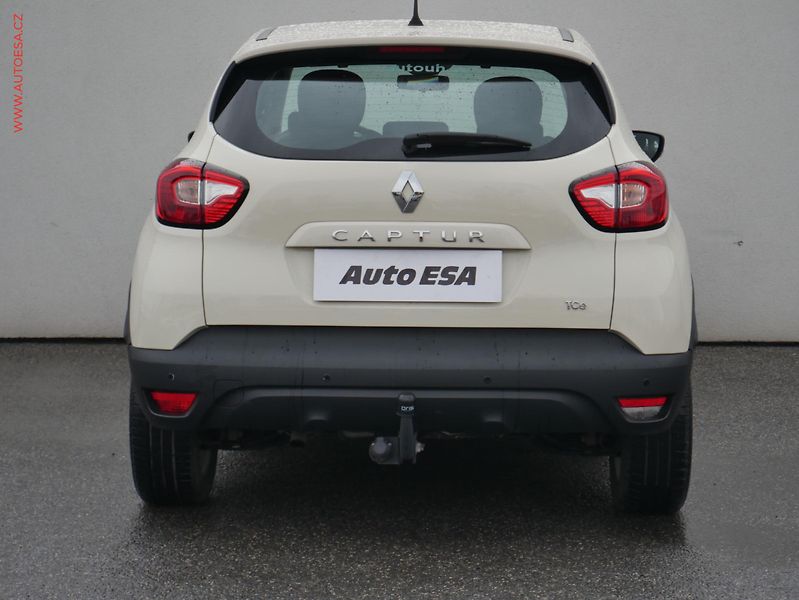Renault Captur (2016) 0.9TCe, ČR, AC, TZ, park - fotka 5 z 19