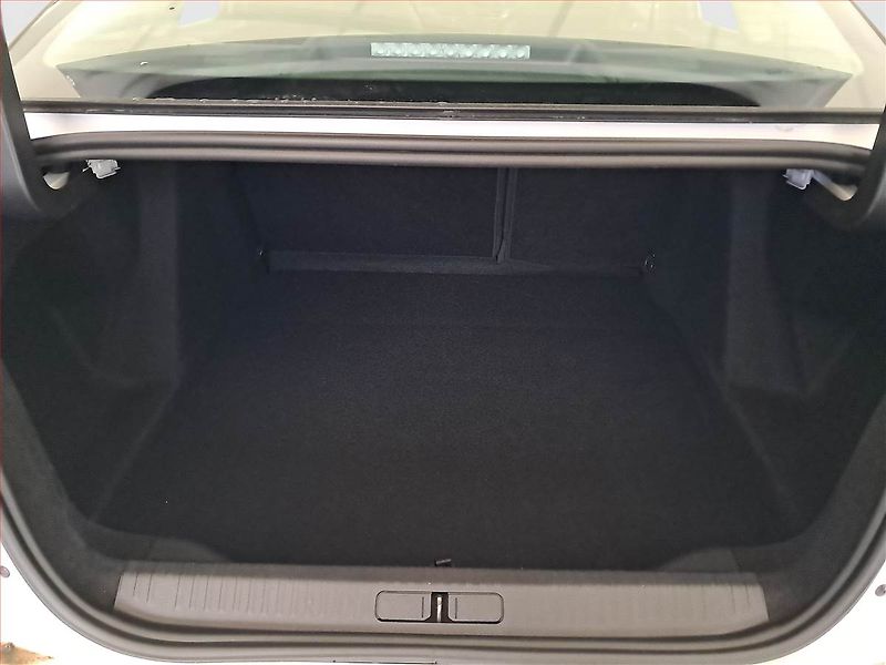 Citroën C4 X (2023) Feel Pack 1.2 PureTech - fotka 14 z 19