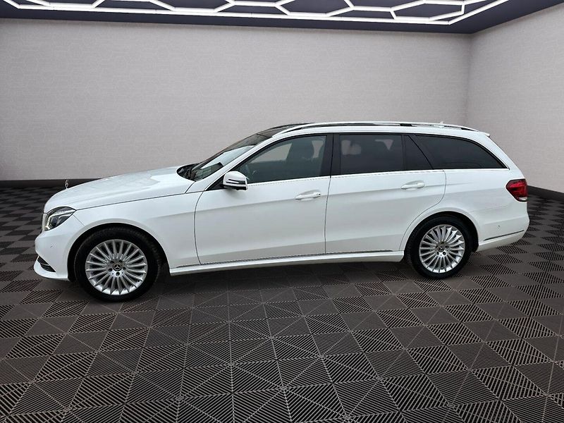 Mercedes-Benz Třídy E (2016) 350CDI 4Matic Elegance - fotka 4 z 40