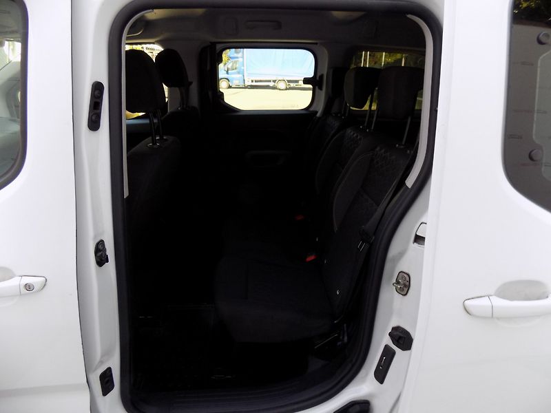 Peugeot Rifter (2021) 1.5HDi/L2H1/klimatizace/ČR/ - fotka 9 z 30