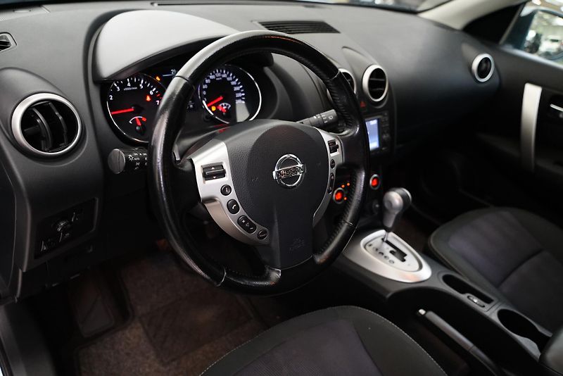 Nissan Qashqai - fotka 14 z 27