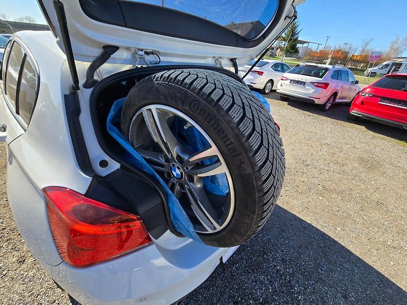 BMW Řada 1 (2016) 118D 110KW Mpacket - fotka 18 z 24