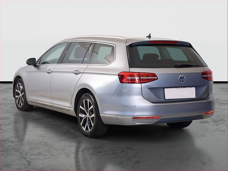 Volkswagen Passat (2018) 2.0 TDI, Automat, Kůže, Navi - fotka 4 z 20