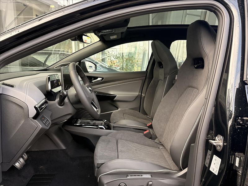Volkswagen ID.4 (2025) 1,0 210 kW 77kWh  Pro People - fotka 11 z 16