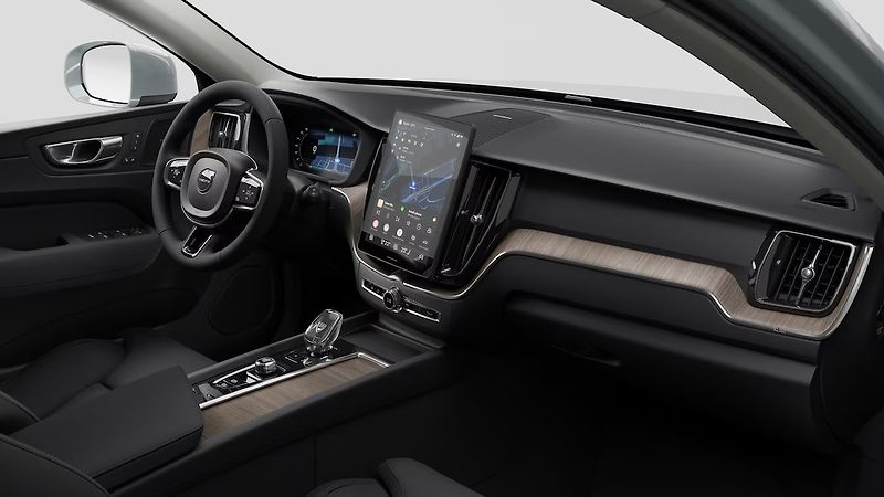 Volvo XC60 (2026) PLUS BRIGHT, B5 AWD, 184+10 kW - fotka 9 z 13