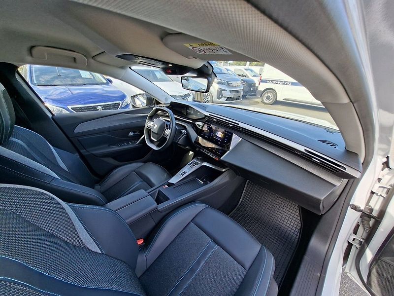 Peugeot 308 SW ALLURE 1,2 PT EAT8 - fotka 13 z 27