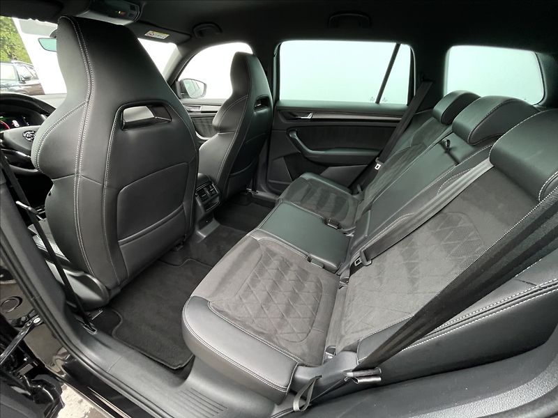 Škoda Kodiaq 2,0 TSI 4x4 DSG Sportline ACC - fotka 17 z 24