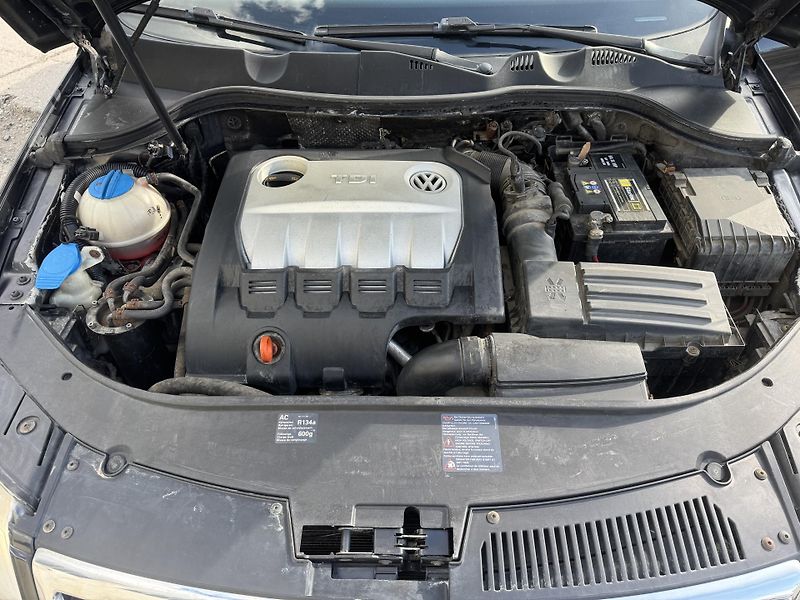 Volkswagen Passat (2006) Automat DSG-Parrot-Nová STK - fotka 15 z 28