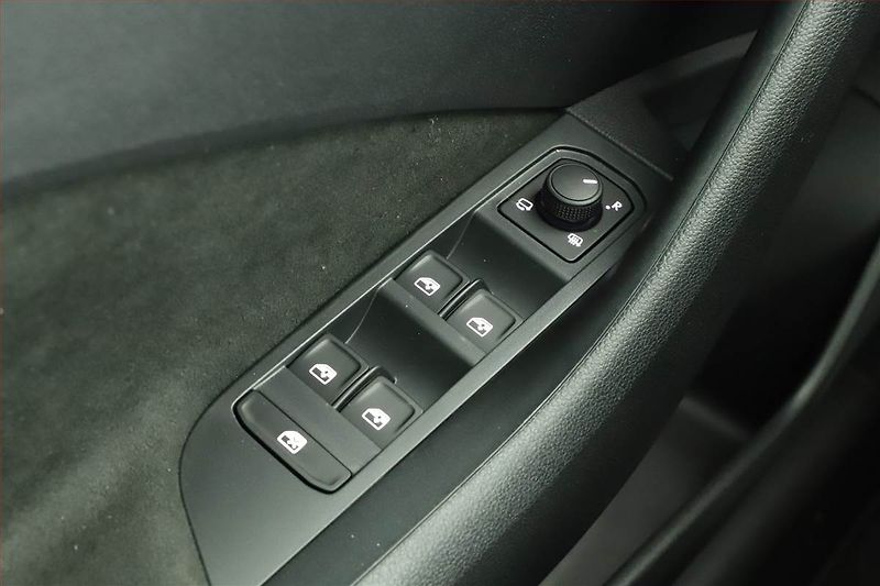 Škoda Scala (2025) 1.0 TSI, Drive - fotka 10 z 16