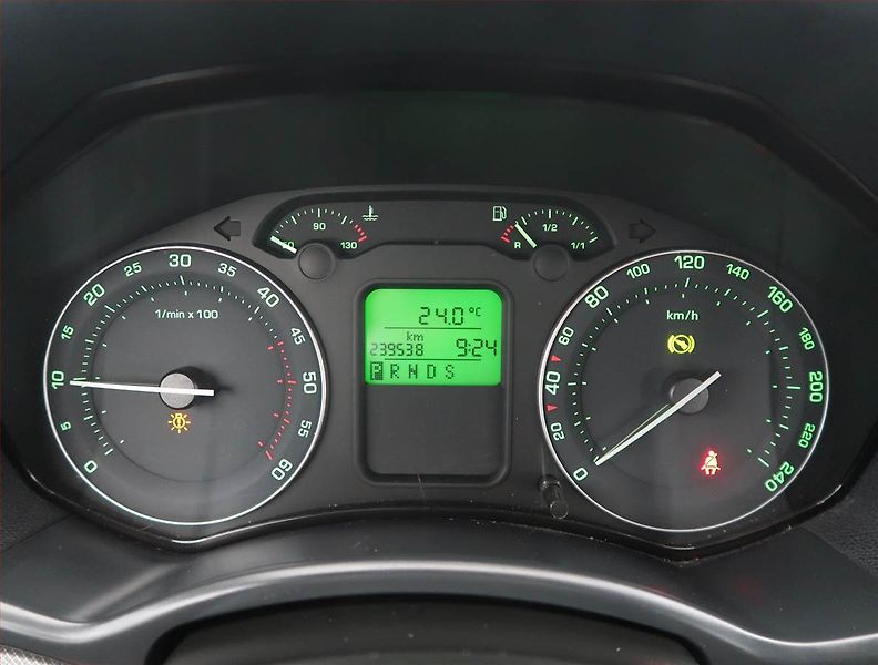 Škoda Octavia (2007) Ambiente 2.0 TDI, Automat - fotka 11 z 14
