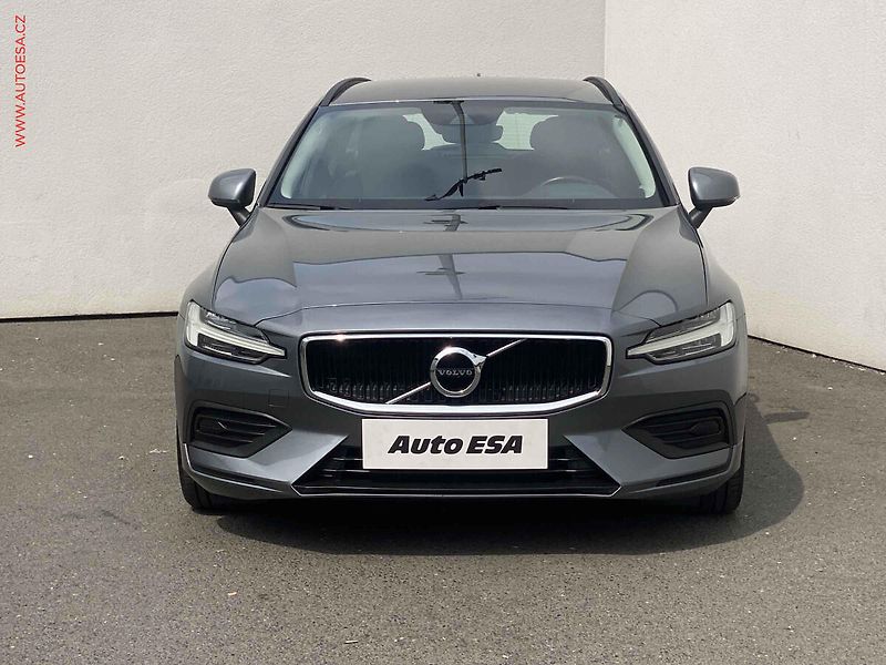 Volvo V60 (2018) 2.0d, Navi, LED, AC - fotka 2 z 18