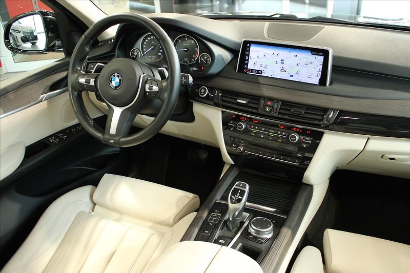 BMW X5 xDrive40d NezTop/HUD/Pano/AdLE - fotka 14 z 32