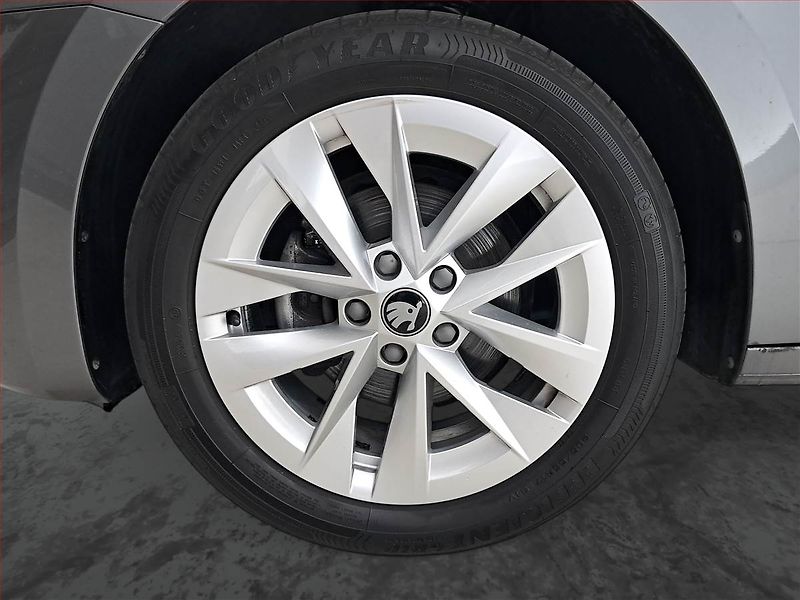 Škoda Octavia (2025) Top Selection 1.5 eTSI mHEV - fotka 15 z 21