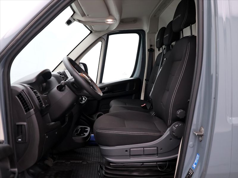 Fiat Ducato 2,2 MTJ 35 L4H3 MAXI automat - fotka 11 z 38