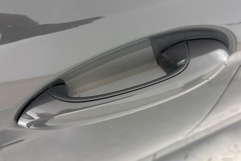 BMW Řada 5 530d xDrive - fotka 28 z 29