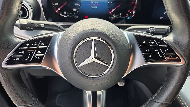 Mercedes-Benz Třídy V 300d/L EXCLUSIVE 4MATIC - fotka 12 z 27