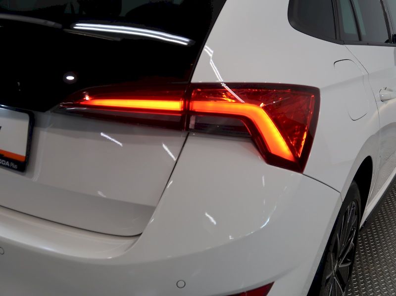Škoda Scala (2023) MONTE CARLO 1.5TSI 110KW PANOR - fotka 11 z 40
