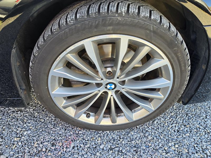 BMW Řada 5 520D TZ Sport Line Harman - fotka 12 z 30
