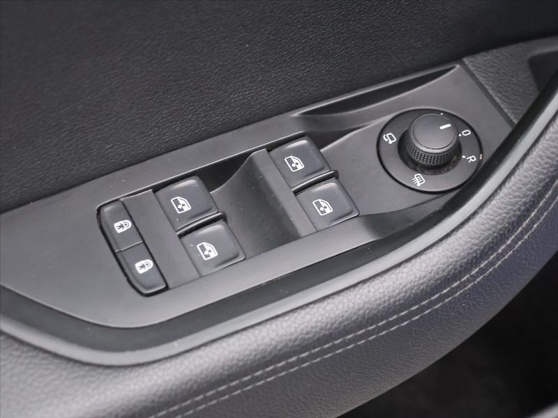 Škoda Superb 2.0 TDI 110kW Style LED  DSG - fotka 16 z 36