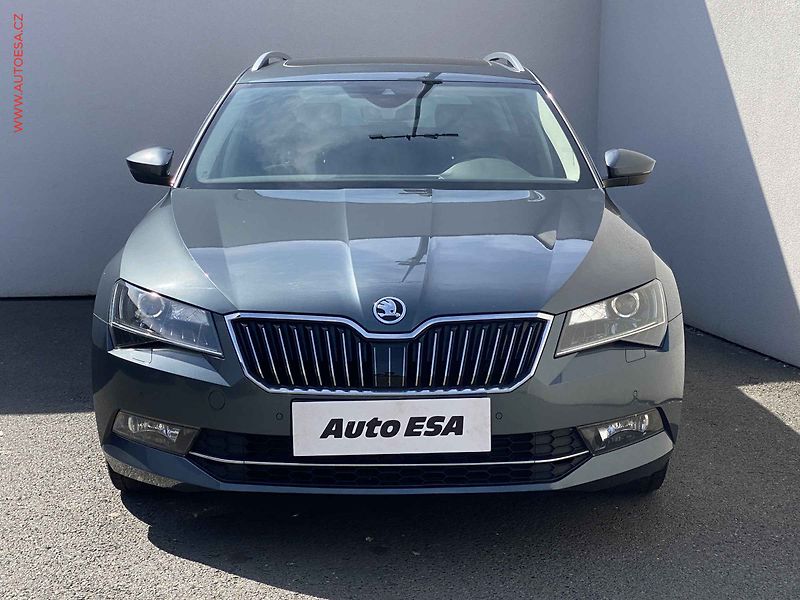 Škoda Superb (2018) 2.0 TDi, Style, DSG, bixen - fotka 2 z 17