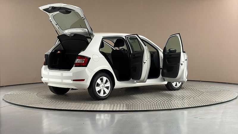 Škoda Fabia 1.0 TSI Active - fotka 6 z 23