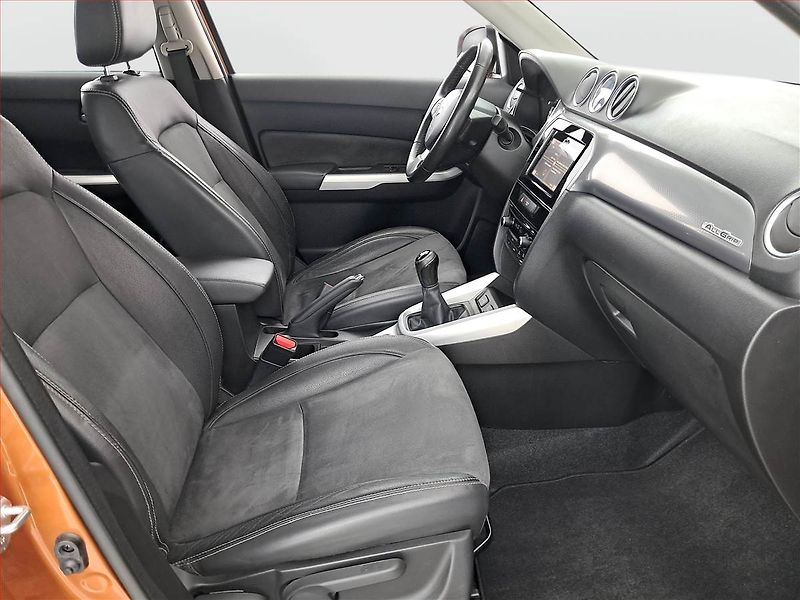 Suzuki Vitara (2015) 1.6 VVT, 4X4, ČR,1.maj - fotka 9 z 21