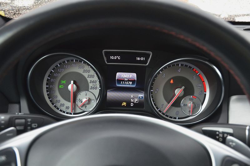 Mercedes-Benz GLA (2016) 220d 130kW 4Matic AMG LINE /ČR - fotka 26 z 38